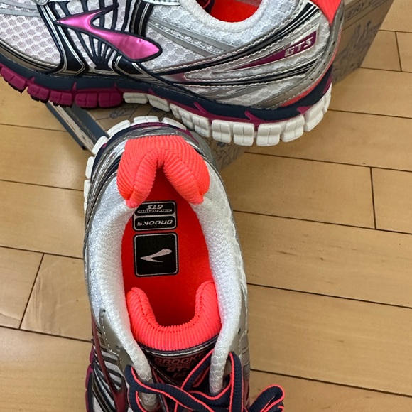 New BROOKS ADRENALINE GTS 14 size 7,5 - Picture 11 of 13